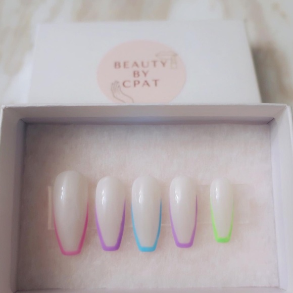 LUXURY PRESS ON NAILS - Picture 2 of 7